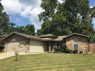 1008 Ravine St, Cave Springs, AR 72718