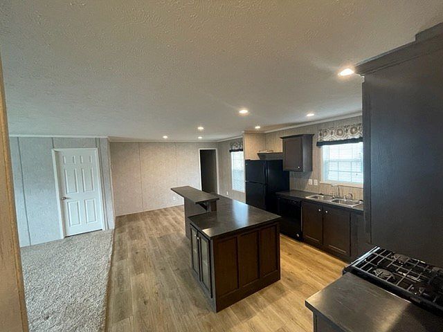 1st image of 516 Courtland Ln #537