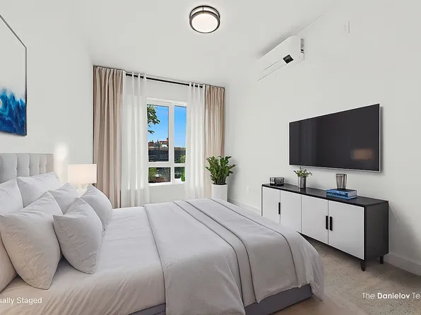 428 E 9th St #203, Brooklyn, NY 11218