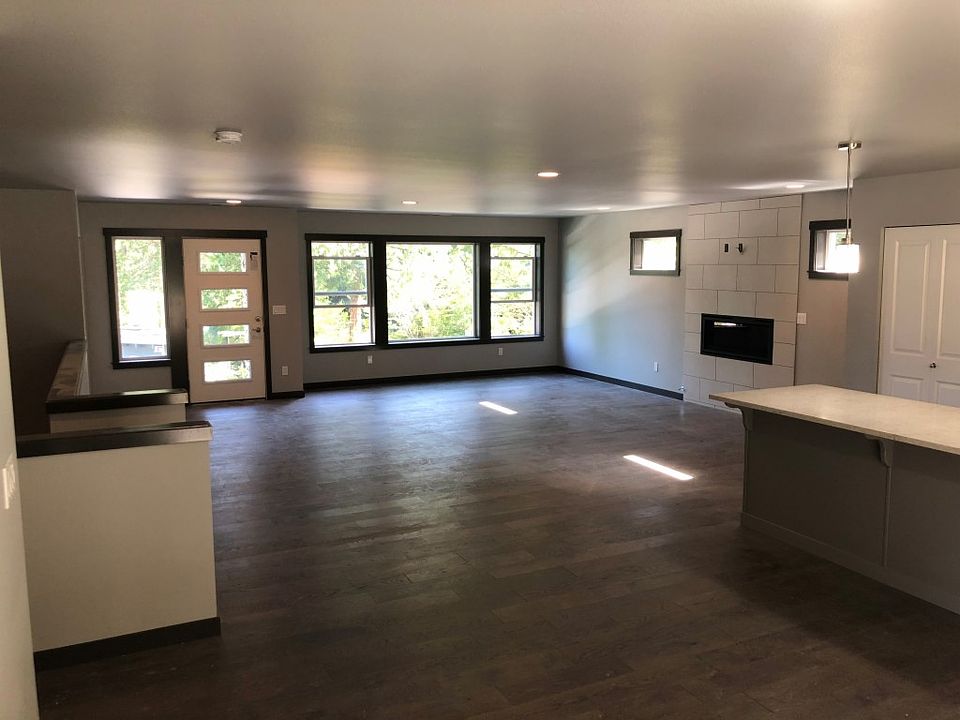 2nd image of 503 192nd Pl SE