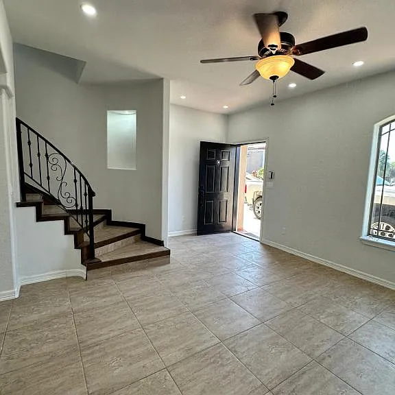 1309 E Olympia Ave #C — Photo 3