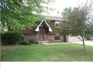 1231 S Meadowhaven Ln, Derby, KS 67037