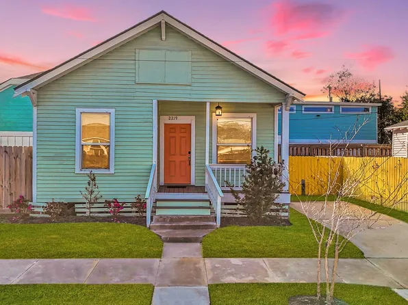 2219 45th St, Galveston, TX 77550