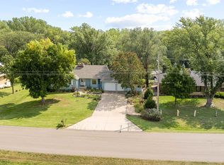 10 N Eastborough Rd, Salina, KS 67401