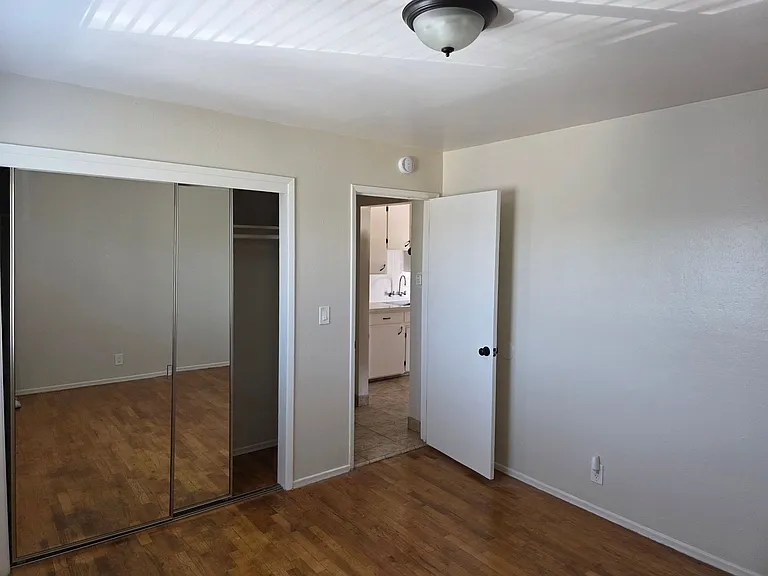 1359 Reeve St — Photo 23
