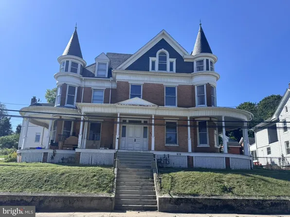 35 W Main St, Windsor, PA 17366