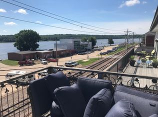 221 1/2 N Cody Rd, Le Claire, IA 52753