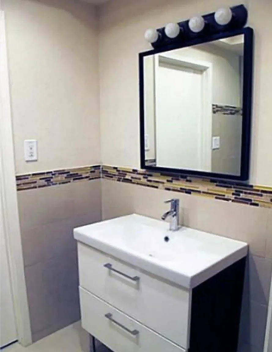5 bed, 4052 sqft, $2,695 — Photo 4