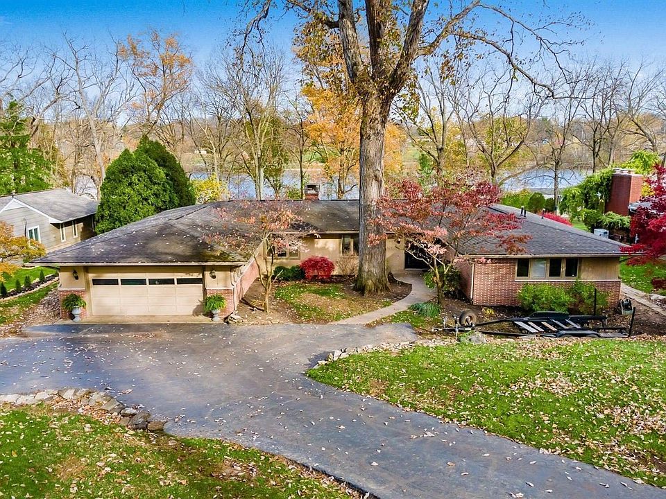 1st image of 3848 Riverview Dr