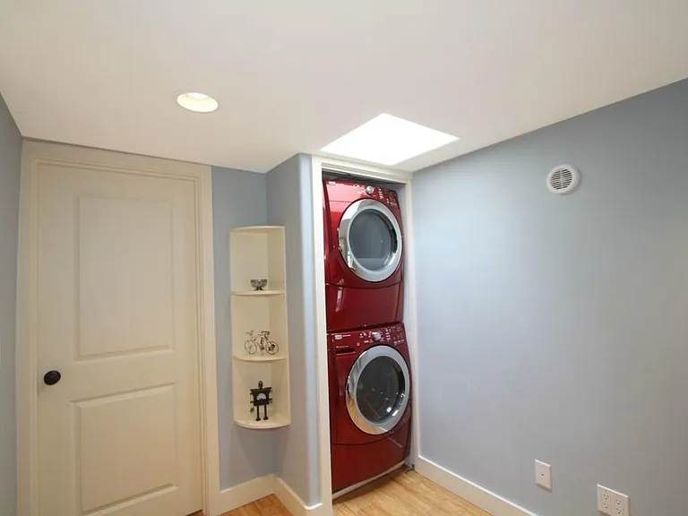 13954 NE 60th Way — Photo 16