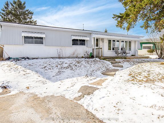 2nd image of 3 Fairbirch Ct