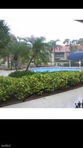 1084 The Pointe Dr, West Palm Beach, FL, 33409