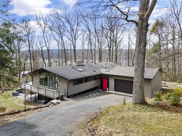 6 Hemlock Ln, Ithaca, NY 14850