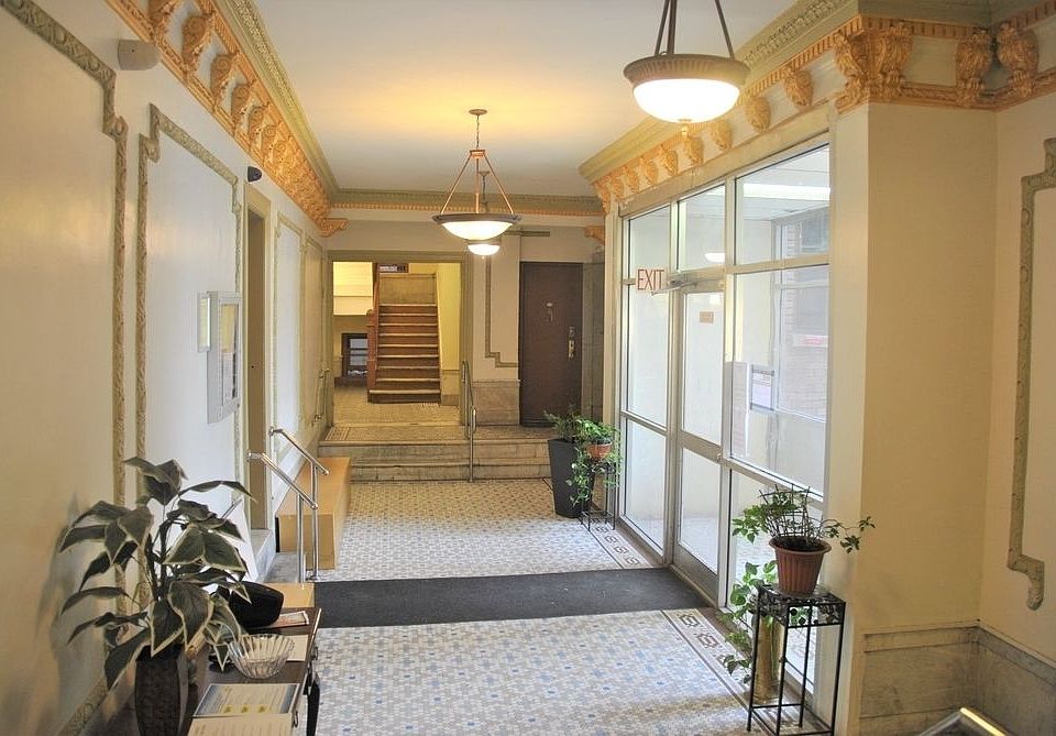 1st image of 258 W 117th St APT 1E
