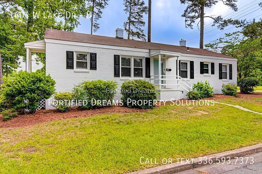 Building Photo - 1604 W Lake Dr #B