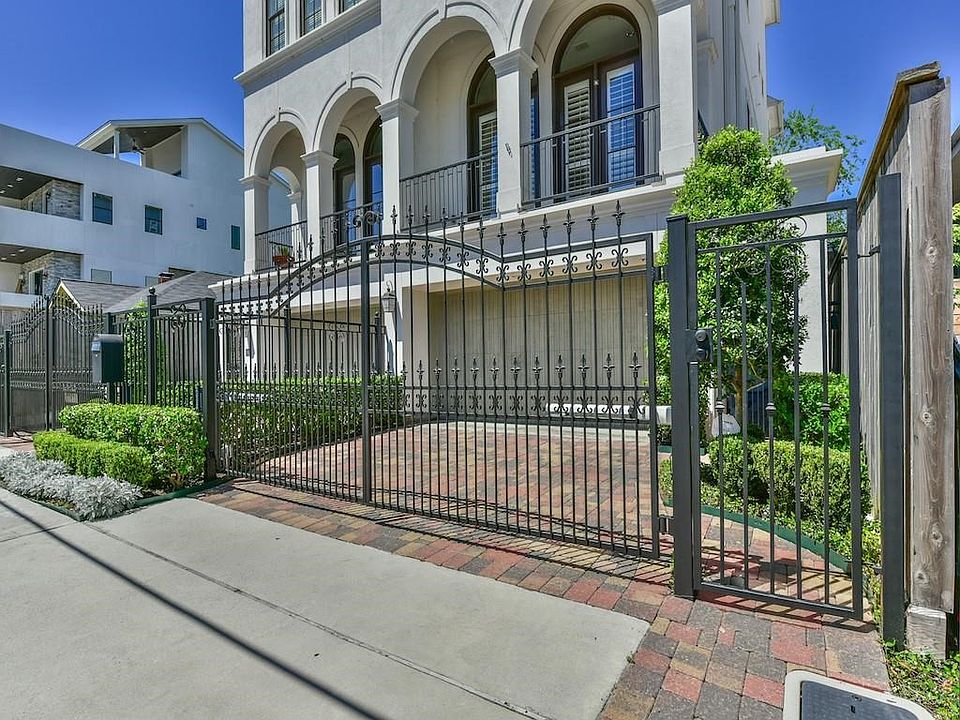 Beautiful Lovett townhome features high end finishes and unprecedented design.