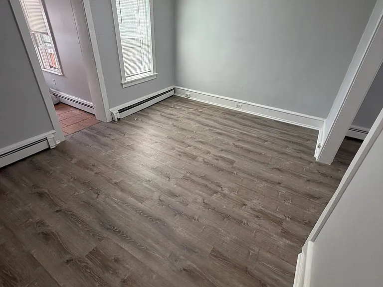 211 Cedar Ave — Photo 5