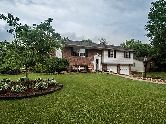 4th image of 2215 Woodcrest Dr