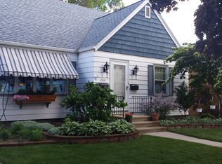 2528 Buchanan Rd, Kenosha, WI 53143