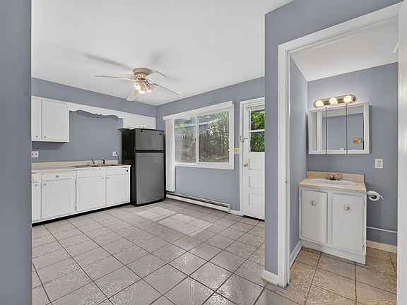 5th image of 217-219 Stuart Ave