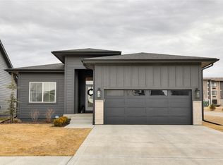 426 S 91st St, West Des Moines, IA 50265