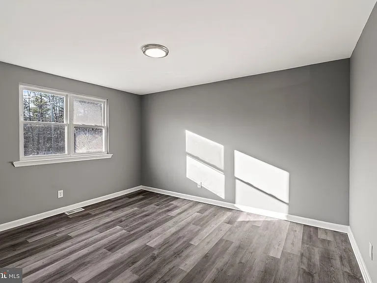 2344 Fernwood Ave — Photo 17