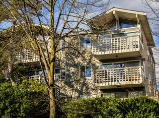 940 N 35th St APT 201, Seattle, WA 98103