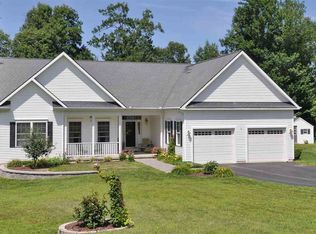 12 Joseph Ct, Schaghticoke, NY 12154