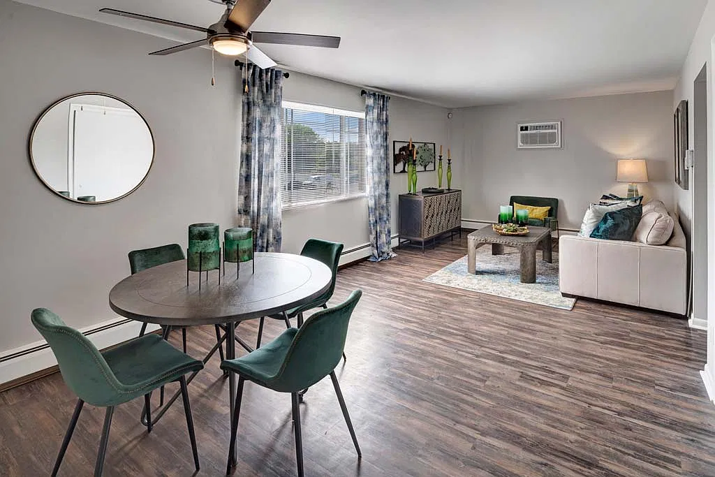Dublin Plaza Apartments — Photo 4