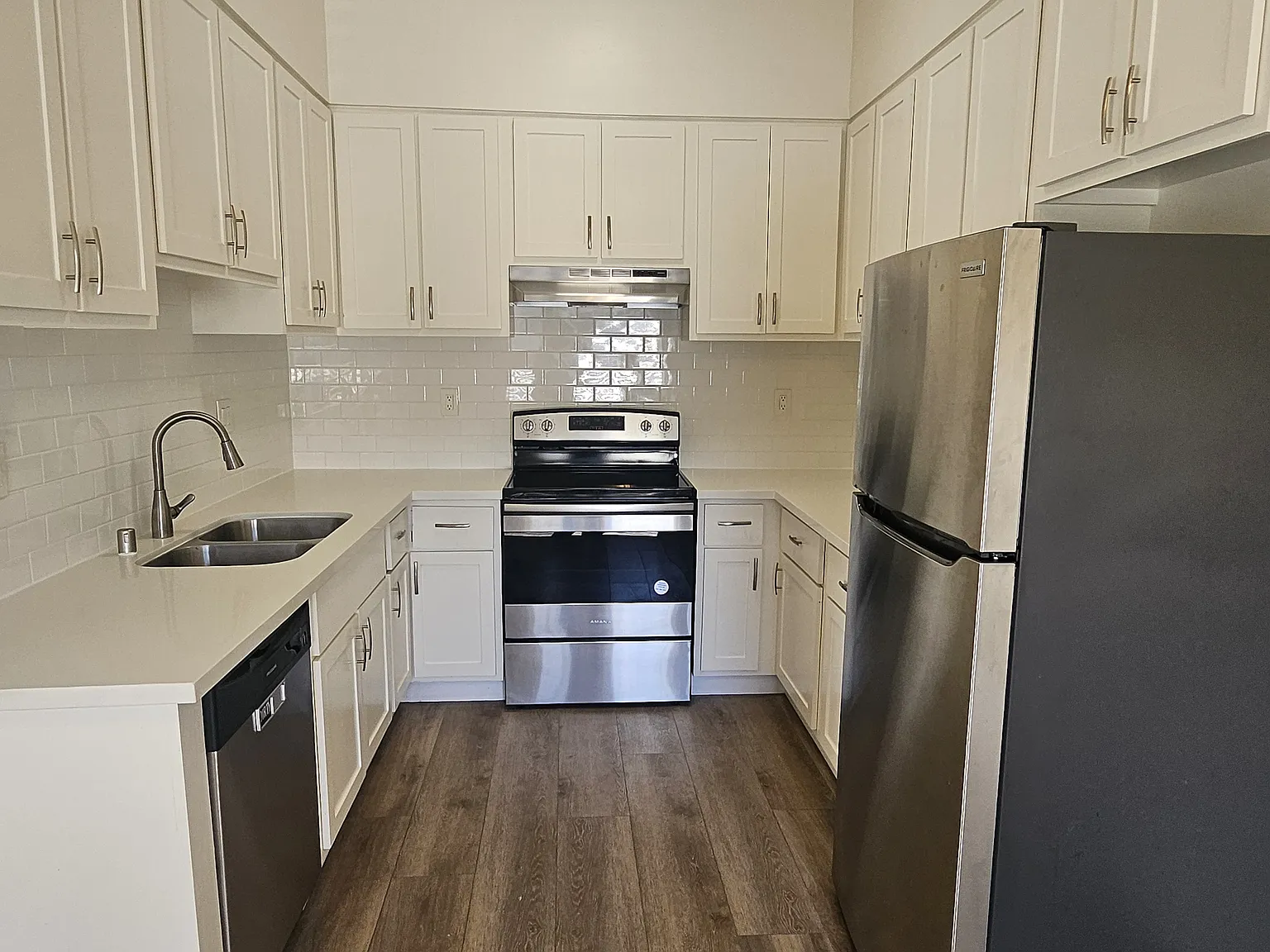 2 bed, 1000 sqft, $2,595 — Photo 1