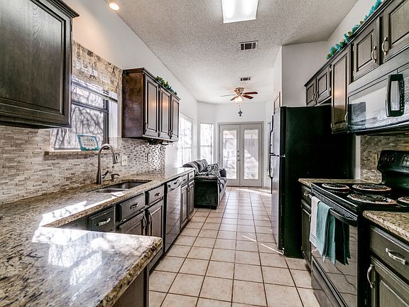 5th image of 113 Summer Place Dr