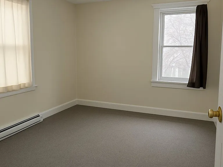64 Montrose Ave — Photo 10
