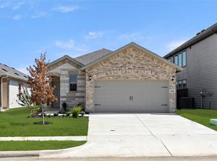 1641 Meadow Crest Dr, Aubrey, TX 76227