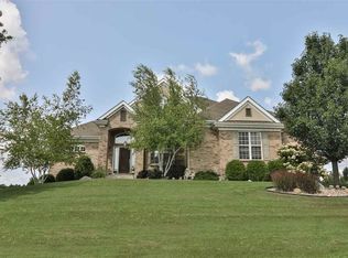 431 Old Orchard Ln, Poplar Grove, IL 61065