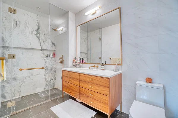 Bathroom, photo 1