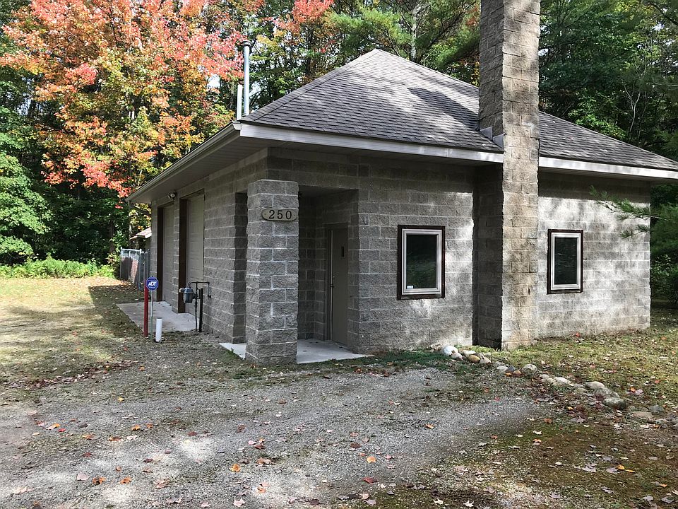 Heated shop/storage, w/barn
