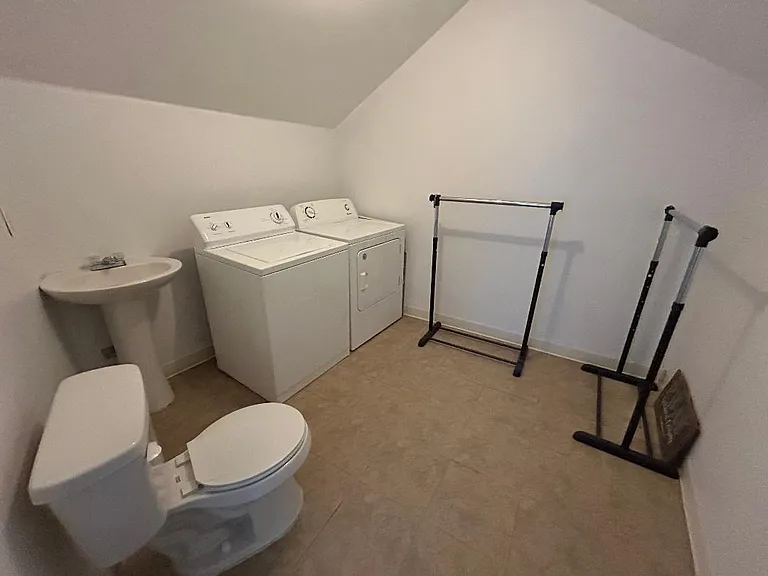 7895 Sallie Ave — Photo 5
