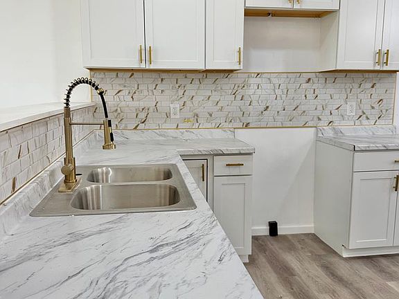 5th image of 850 Avenue C