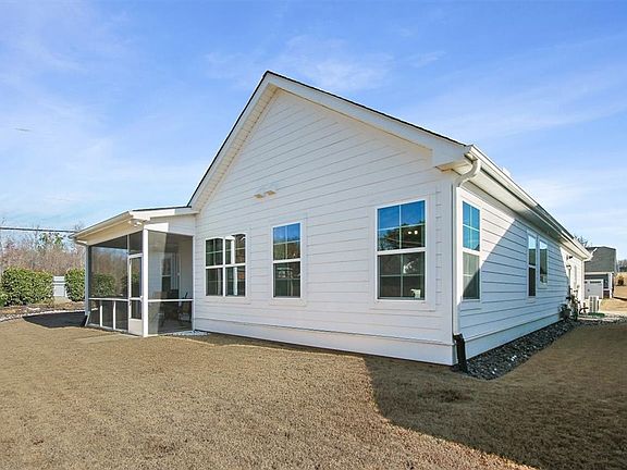 4th image of 2 Bishop Lake Way