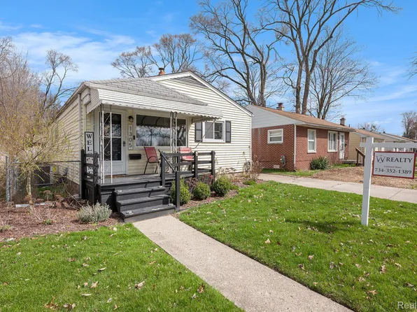 1305 E Meyers Ave, Hazel Park, MI 48030