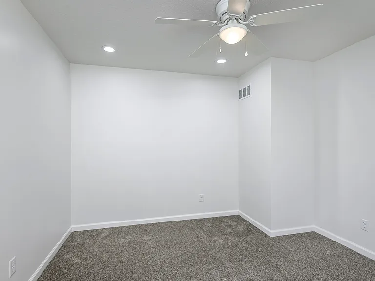 211 Level St — Photo 15