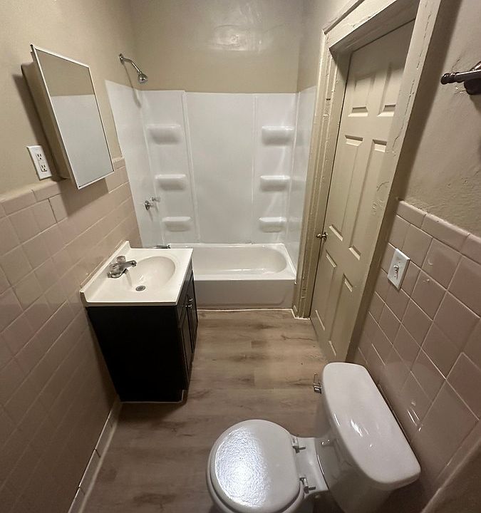 2nd image of 1101 Groff Ave