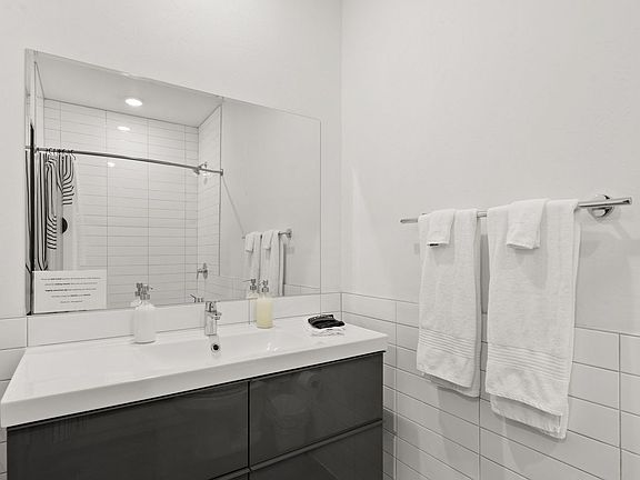 5th image of 505 Central Ave NW #208
