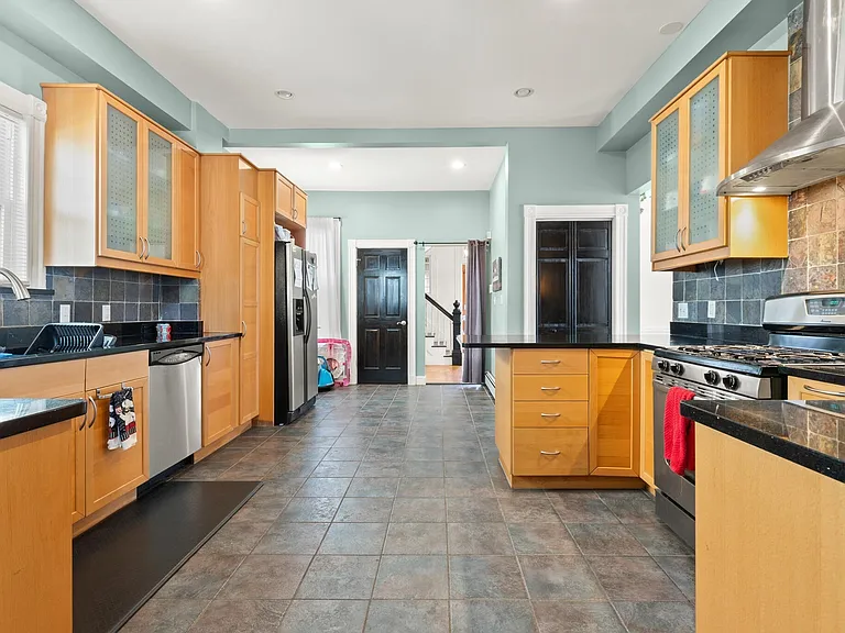 23 Gordon St — Photo 8
