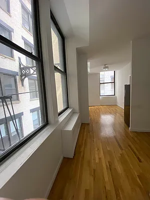 Rented by City Connections Realty | media 4