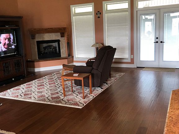 4th image of 202 Shelby Dr