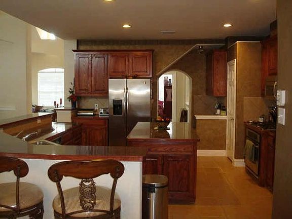 5th image of 514 Basswood Trl