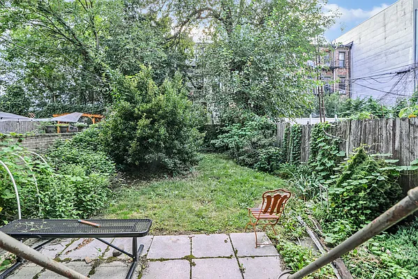 Rented by Brownstone Property Group | media 16