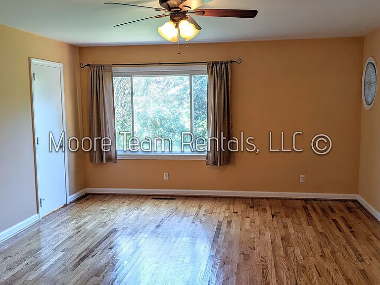 2612 Haywood Rd — Photo 13