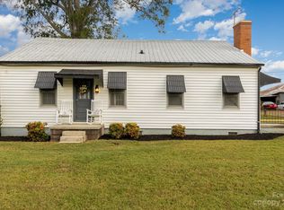 447 Barry Oak Rd, Statesville, NC 28625